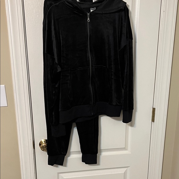 Felina Black Track Pants & Joggers Set - Picture 1 of 7